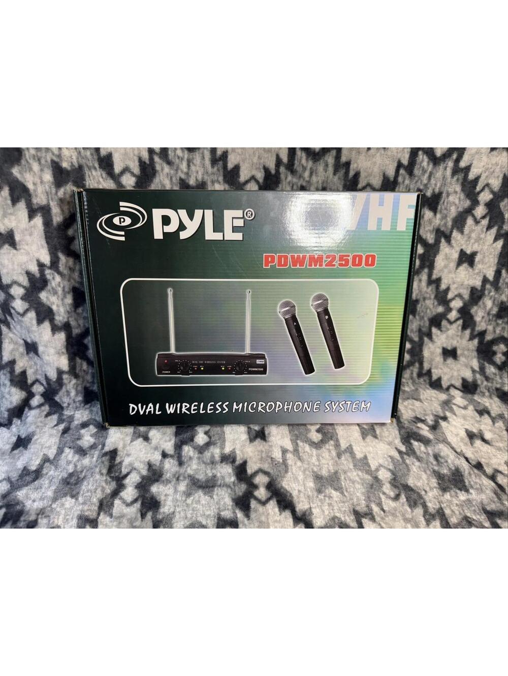 PYLE PDWM2500 MICROPHONES AND RECIEVER KARAOKE KIT NIB